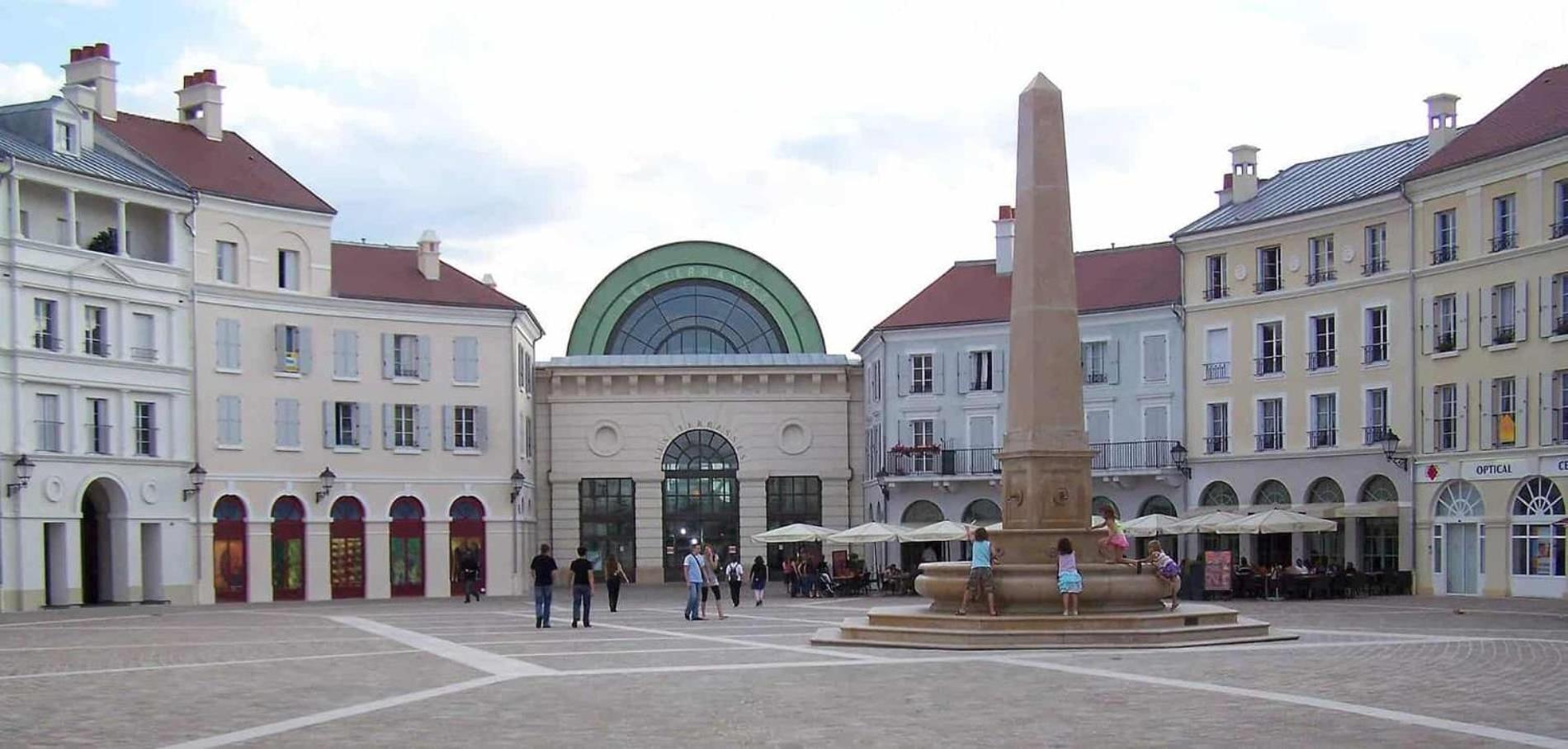 *spacious Disneyland Paris* *